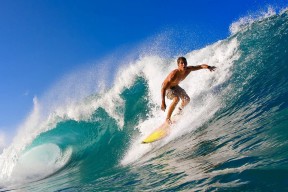 中场拦截效率提升前场反抢形成高压态势制造多次机会，足坛拦截最好的中场