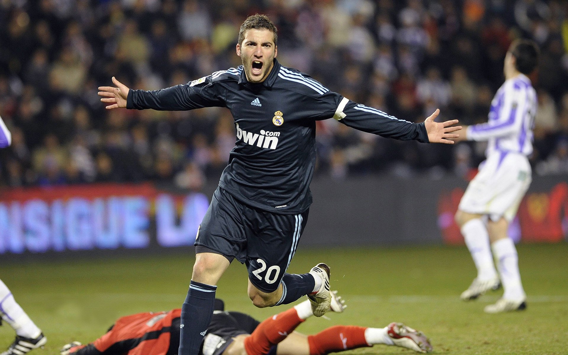 世界杯史诗对决：两大豪门的对攻大战，世界杯经典对决