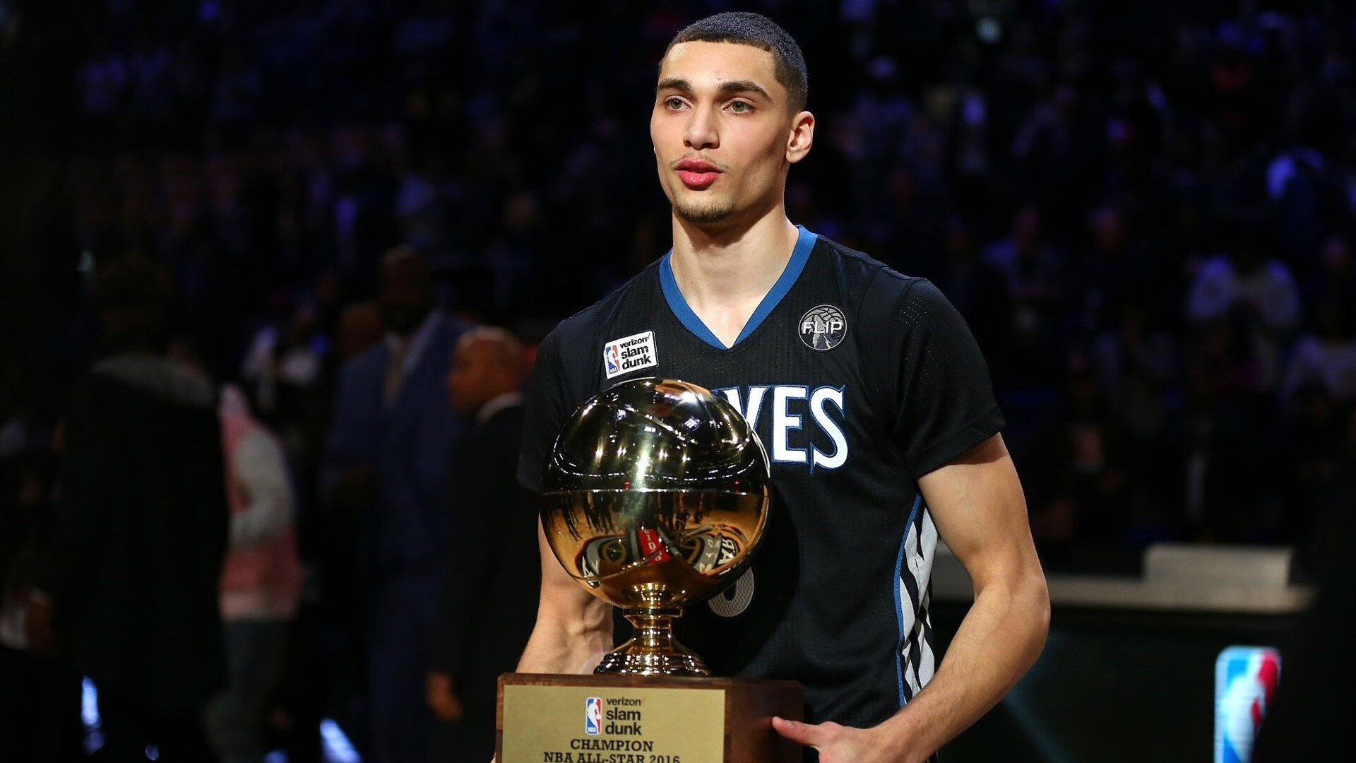 步行者快攻频繁制造轻松得分机会，步行者优先